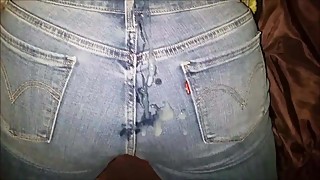 Cumshot on her Levis jeans ass!!